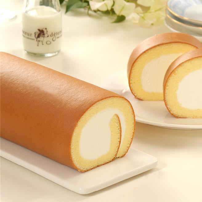 3月25日「亚尼克」台北捷运北车站门市接力开幕，卷迷最期待的「百元生乳卷快闪」活动，将提供100个名额。(亚尼克提供)