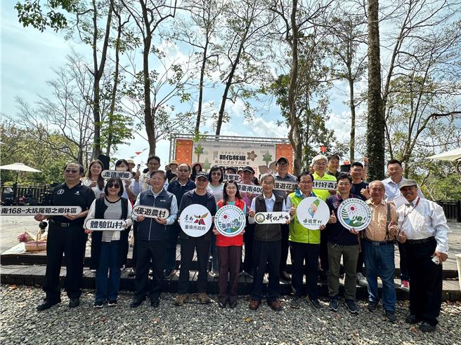新化林場一年一度桃花心林下農夫市集野餐體驗，吸引上千人次體驗。(水保署台南分署提供／曹婷婷台南傳真)