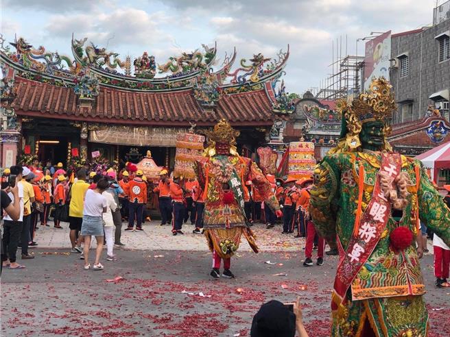 百年古蹟高雄旗山天后宮4年1次的媽祖平安巡境活動，將於4月9日至14日展開為期6天，規畫逾120處的爐敬供信眾祈福，首日巡境範圍以旗山東區為主，並開放信眾鑽轎腳讓媽祖加持賜福。（旗山天后宮提供／林雅惠高雄傳真）