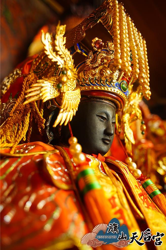 百年古蹟高雄旗山天后宮4年1次的媽祖平安巡境活動，將於4月9日至14日展開為期6天，規畫逾120處的爐敬供信眾祈福，首日巡境範圍以旗山東區為主，並開放信眾鑽轎腳讓媽祖加持賜福。（旗山天后宮提供／林雅惠高雄傳真）