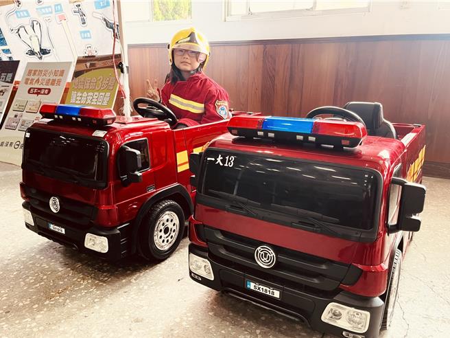 迴龙分队24日在光启高中进行清明防灾宣导活动，以防灾知识闯关活动加强大眾们对于防火防灾的意识。(消防提供／蔡依珍桃园传真)