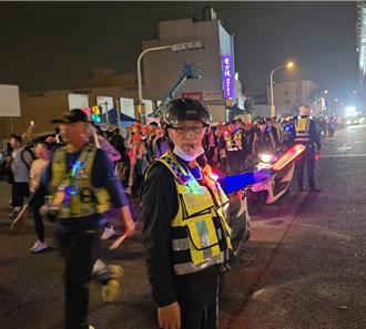 媽祖慈悲心 清水警護轎逾20年稱退休當香燈腳追隨