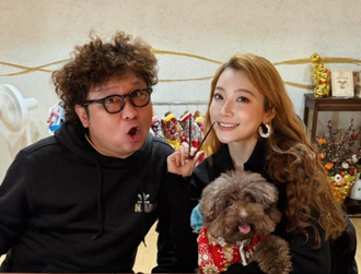 納豆女友依依穿後媽裙挺凸肚！網驚：懷孕嗎  本人鬆口認1事