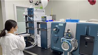 食安大樓實驗室能量提升 新增2類認證可驗50種藥物