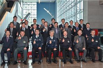 陳建仁訪視中科院國防成果 讚運營逾千億成長6.5倍