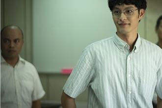 曹佑寧化身學霸教英文！自曝鏡頭後真相「利用注音」