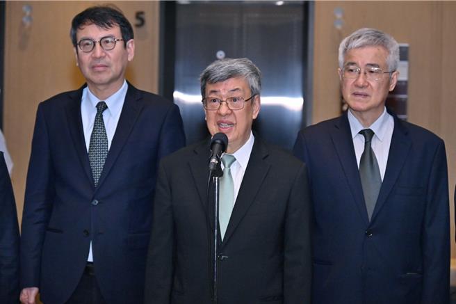 国民党欲提案，今年起停砍公教年金，但党内仍有杂音担忧被贴上「反改革」标籤。行政院长陈建仁今回应，希望类似的改进，不要破坏现有稳定的年金改革制度，造成波动。（行政院提供）