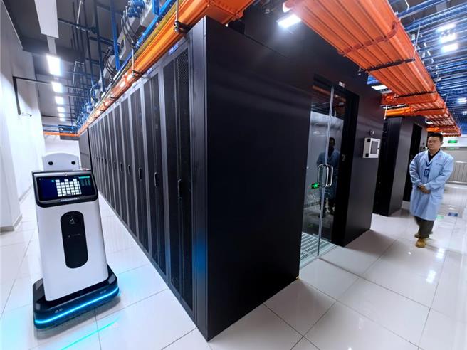 中國電信（國家）數字青海綠色大數據中心，是中國首個零碳數據中心，減碳量超30萬噸。（摘自中新社）