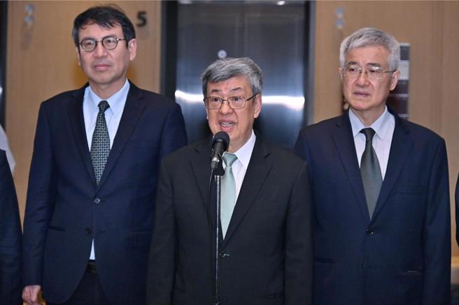 立委傅昆萁等人所提「花东快速公路建设特别条例草案」，引发违宪争议讨论。行政院长陈建仁今强调，宪法对五权分立都有很明确的规范，行政权跟立法权相当地明确，希望五院谨守分际。（行政院提供）