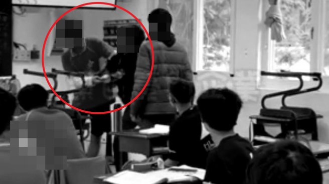 高中生在教室內打鬥，校方第一時間已請警方協助調查，也將集合全校學生進行機會教育。（摘自臉書粉絲專頁「黑色豪門企業」／羅亦晽花蓮傳真）