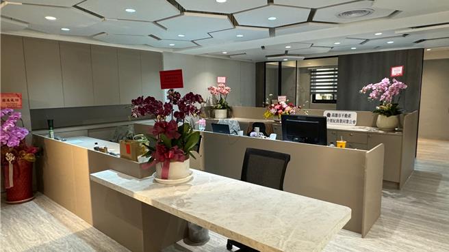 高市不動產仲介經紀商業同業公會斥資逾3000萬，打造2代新會館。（柯宗緯攝）