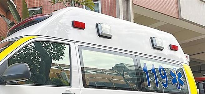 高雄一名50岁男子今日下午在市立殡仪馆殡葬处处理工程时，不小心踩破採光罩，由三楼跌下至一楼，当场OHCA。（示意图/本报资料照片）