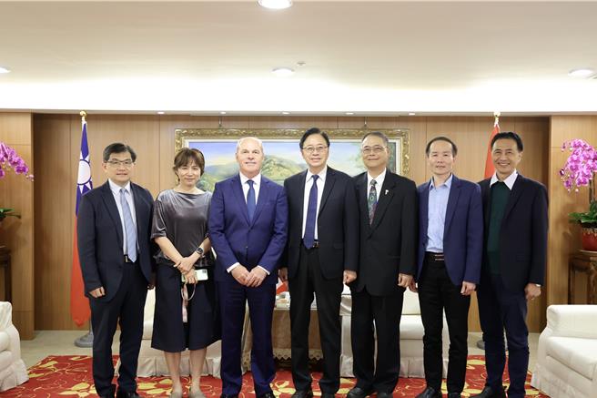 合影。(秘書處提供／蔡依珍桃園傳真)