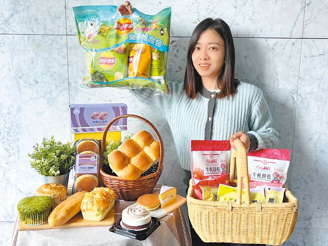 全聯即日起至4月11日推出「春遊祭祖」促銷，休閒零食、飲料、罐頭等全聯價5折起。（全聯提供）