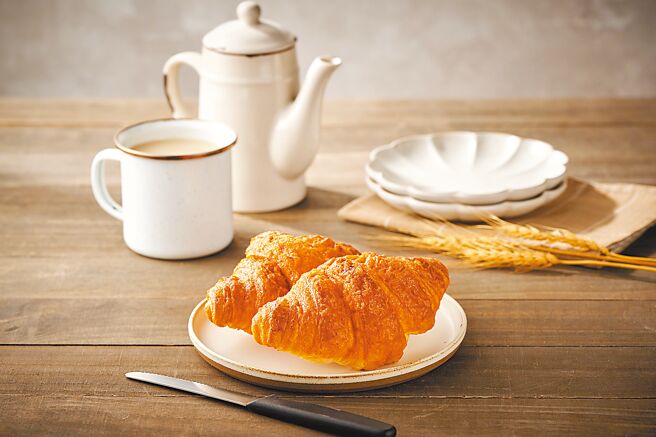 大潤發買1送1推薦，明太子可頌優惠價45元。（大潤發提供）