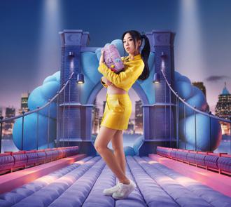 輕奢精品消費主力在輕熟齡 積極搶攻Gen Z