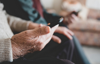 外送到三合院！9旬阿公拄拐杖取餐 他聽「1句話」好鼻酸