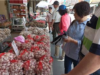 蒜頭產地價格低迷 立委查證：都是進口害的
