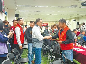 侯友宜三鶯座談 允增設納骨塔櫃位