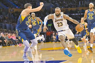 NBA》隔53年 湖人單場4人飆破25分