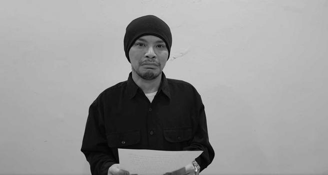 黃明志因敗訴要拍影片道歉，便「浮誇痛哭」逗樂粉絲。（圖／翻攝自黃明志臉書）