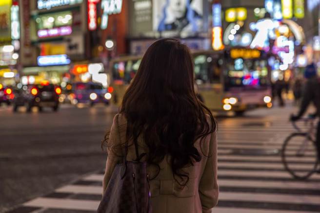 日本部分OL為賺外快，投入「爸爸活」兼差，而這樣的斜槓族，似乎越來越多。（示意圖。圖：shutterstock/達志）