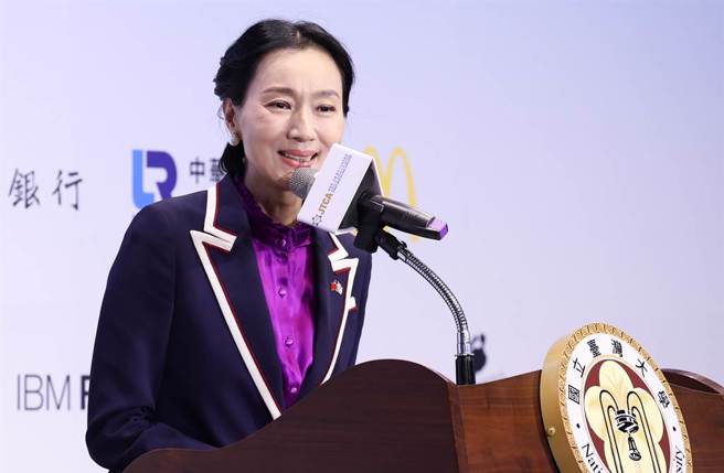 坣娜罹患红斑性狼疮，透露皮肤像被火烧 。(陈俊吉摄)