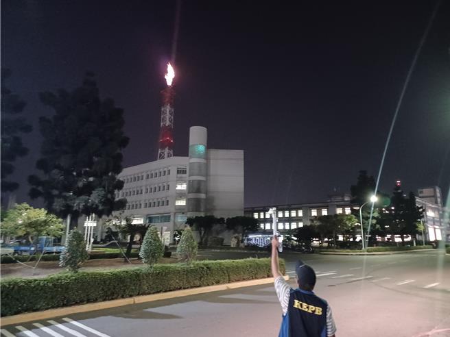 环保局AI云端监控系统全程进行监环保局表示持续监控中，倘产生明显粒状污染物，将依空污法开罚。。（翻摄照片／洪靖宜高雄传真）