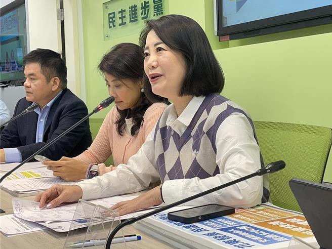 民进党立院党团干事长吴思瑶表示，要恢復所得替代率暂缓的法案，国民党已经提出法案，而且这是一个排定在议程上的法案，当然会严肃以待，会透过理性的政治论述。（本报资料照片）