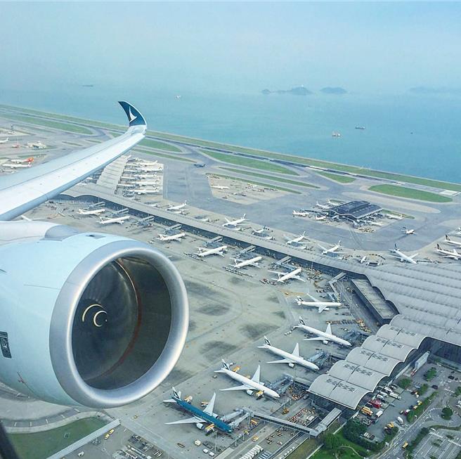 香港23条实施后首次国际移民博览，入场人次逾4万6千急升15％。（国泰航空官方IG）