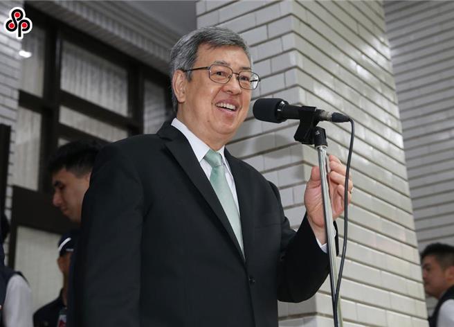 針對前總統馬英九4月赴陸不排除「馬習二會」，行政院長陳建仁26日在立法院表示，尊重馬隊個人行程的規畫，但也呼籲夠謹記國人對於主權、民主、法治等價值的期盼。（姚志平攝）