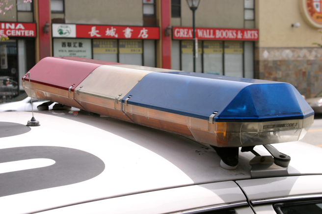 近50歲的洪姓男子一時想不開晚間獨自從住家開車至太平區溪邊，經警方以手機定位協尋1小時，終於挽回寶貴生命。（示意圖：shutterstock／達志）