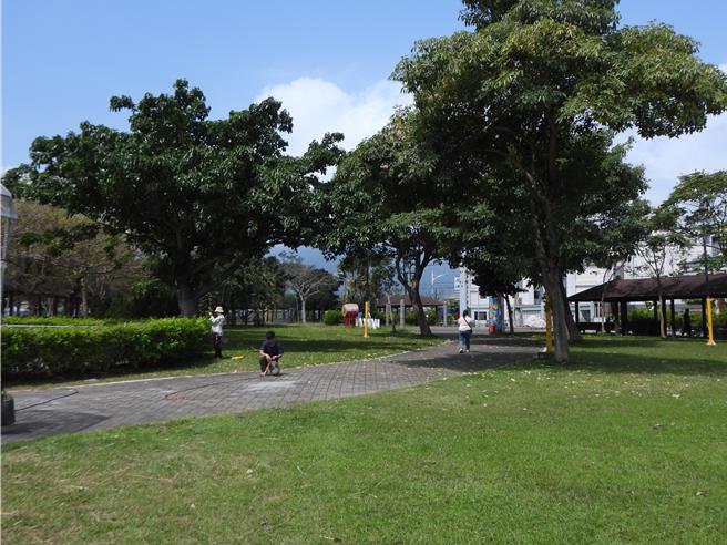 花莲客家文化园区启用迄今约20年，部分设施老旧不敷使用，县府为此斥资6240万元，重新规画园内设施。（罗亦晽摄）