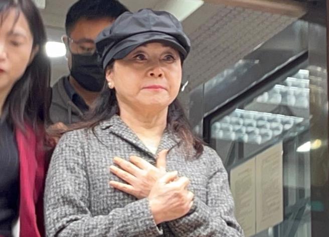 周玉蔻去年在臉書指控黃國昌「在教室硬上女學生」，遭反嗆惡意捏造、下流，並提告求償100萬元、刪除文章並刊登判決主文，台北地方法院今開庭。（賴佩璇攝）