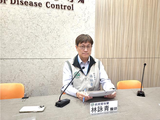 防疫醫師林詠青指出，上周新增的6例流感死亡個案，年齡介於50幾歲～80幾歲間。（林周義攝）