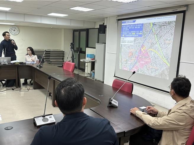 體育局26日舉行新北小巨蛋新建營運移轉（BOT）案招商說明會。（高鈞麟攝）