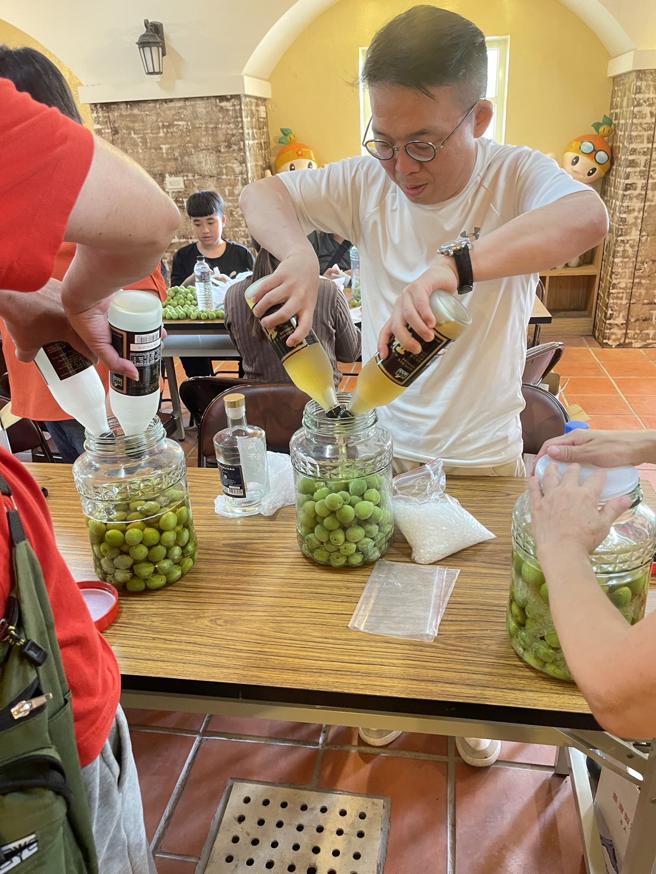 农业局特地办理3场次的青梅手作系列活动，让民眾体验春天的风味。（图／高雄市农业局）
