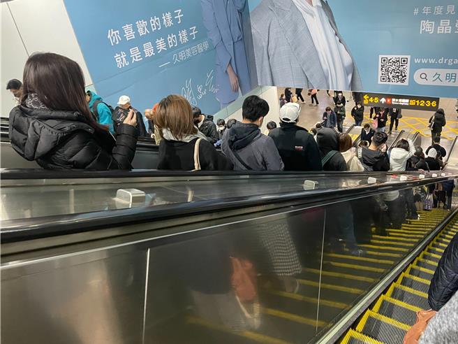 台北捷運公司預估今年電費約28億，相較2021年增加約10億元。（劉彥宜攝）