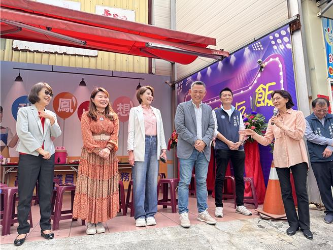 国民党高雄市党部主委黄昭顺（右）证实，立委柯志恩就是2026国民党高雄市长候选人，强调别无她人，且4月20日要将主委一职交棒给柯志恩，提早布局下届市长及议员选战。（柯宗纬翻摄）