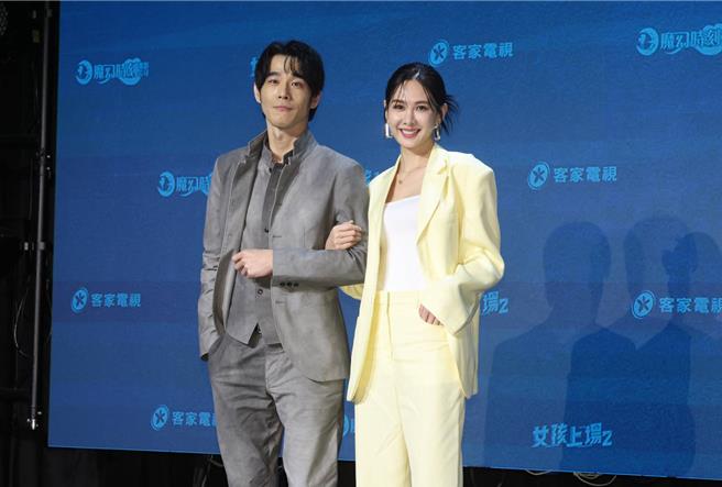 黄腾浩（左）、安心亚。（粘耿豪摄）