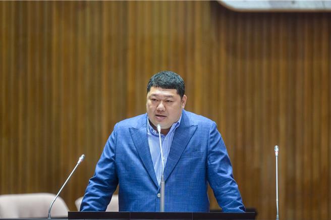 國民黨立委游顥質詢。（國民黨立委游顥提供）