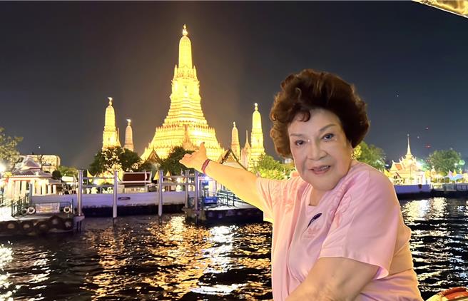 阿姑忙裡偷閒，到泰國旅遊。（李朝永提供）