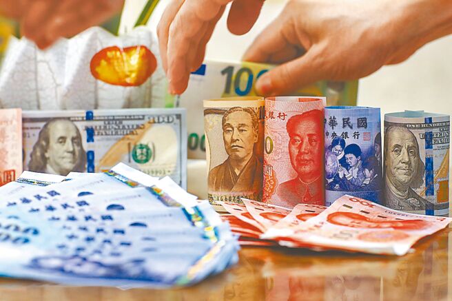25日亚币走势，新台币跃居单日亚币升幅之冠，达0.292％，人民币、马来西亚币、越南盾也升逾0.2％以上，泰铢、港币等亚币则是偏弱，韩元贬势最为明显，达0.3％。。图／本报资料照片