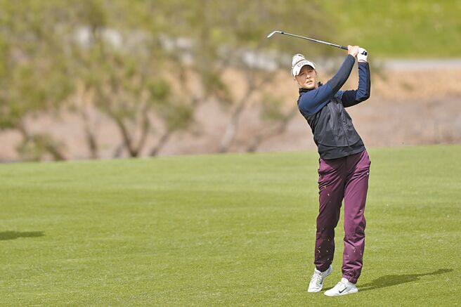 奈莉柯達25日拿下本季第二冠，也重返球后寶座。（美聯社）