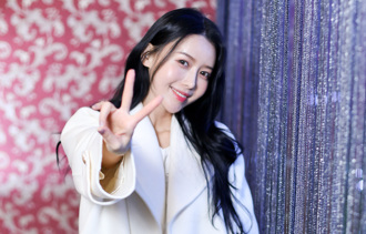 李雅英破尺度辣照曝光 胸前勒出北半球網驚呆