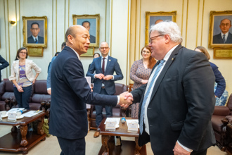 柯文哲又失言「我得票率远高于你们」！泛欧绿党当面告状 韩国瑜反应曝光