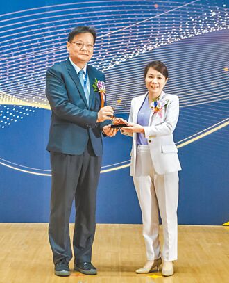 正代機械拚研發 勇奪雙獎肯定