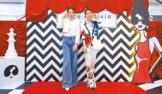 Melody、謝欣穎搶收蝴蝶結