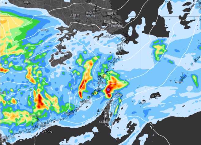 天气预测图显示，清明节（4月4日）北部有雨。（翻摄自彭启明脸书）