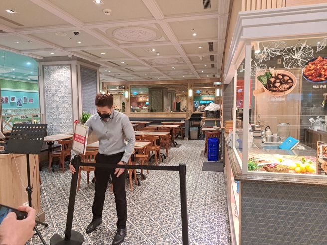 「寶林茶室」疑似食物中毒，台北市長蔣萬安要求台北所有分店停業。（陳君瑋攝）